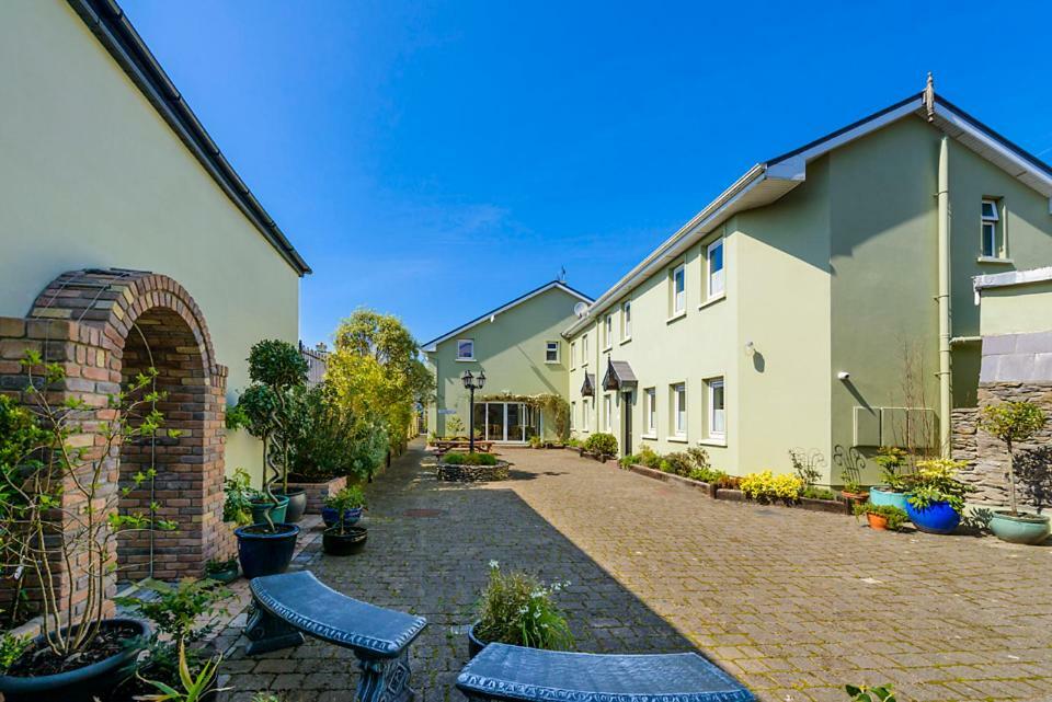 Dingle Centre Townhouse An Capall Dubh Dingle Exterior foto